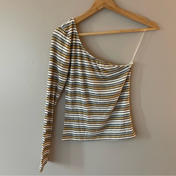 Striped One-Shoulder Tee - Picture 2 of 6